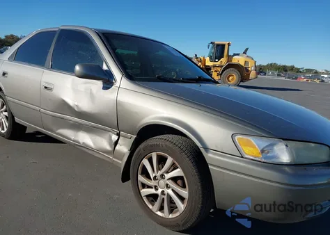 1999 Toyota Camry Le из США, поврежденный, VIN 4T1BG22K2XU464288